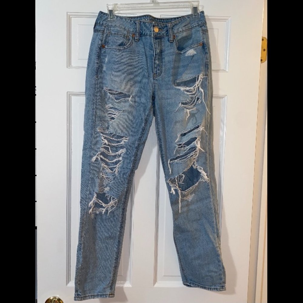 American Eagle ripped Tomgirl jeans, Size 2